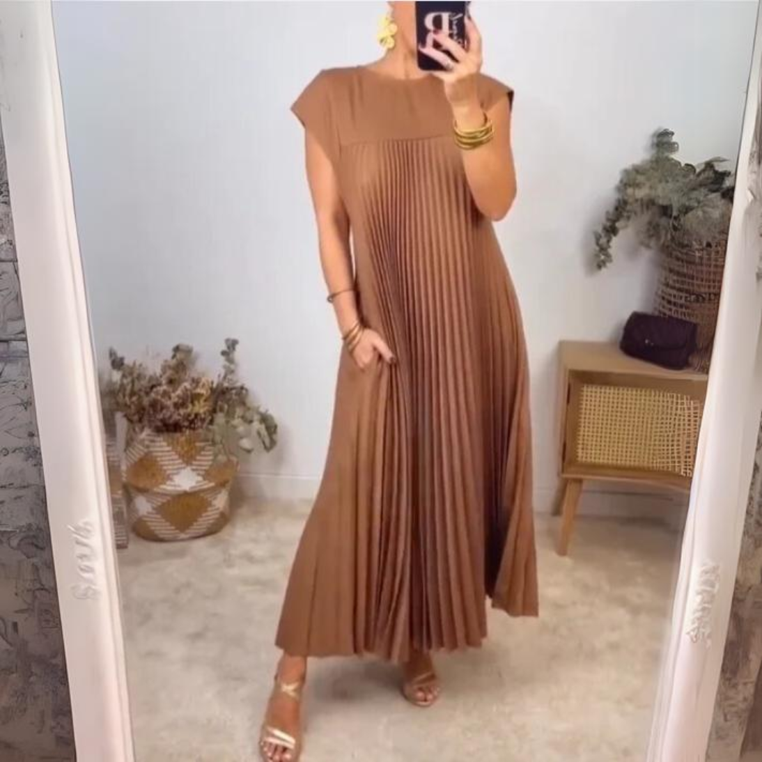 Josie - Elegant Classic Dress