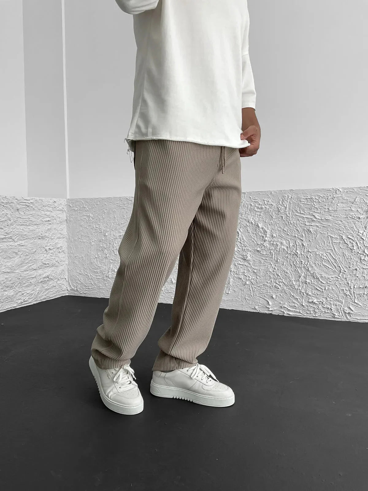 Xaver – Relaxed Ribbed Trousers